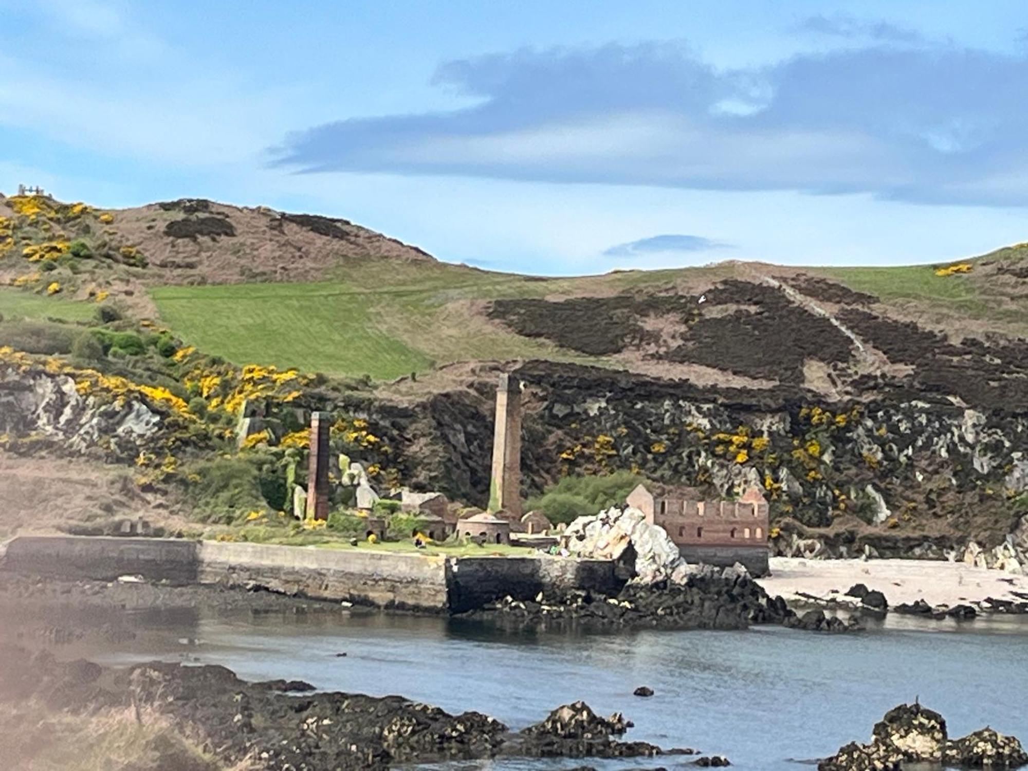 Castellor Bed & Breakfast Cemaes Bay Exterior foto